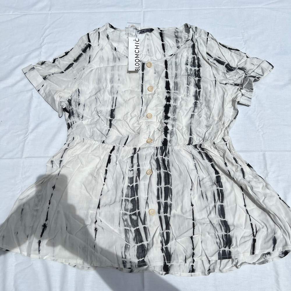 BloomChic Black and White Buttoned Blouse